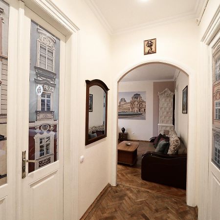The Historical Family Nest In City Centre Lviv Exterior photo