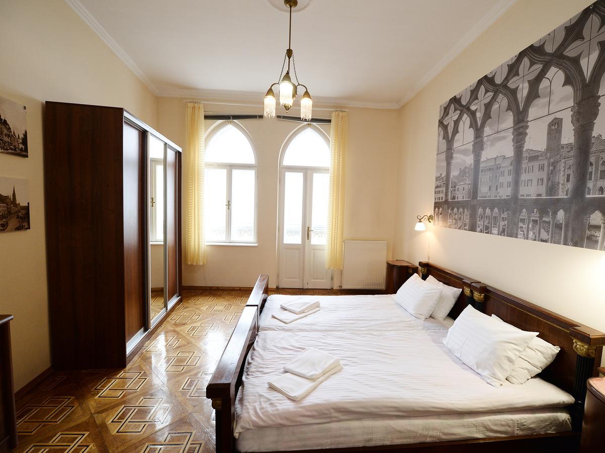 The Historical Family Nest In City Centre Lviv Exterior photo