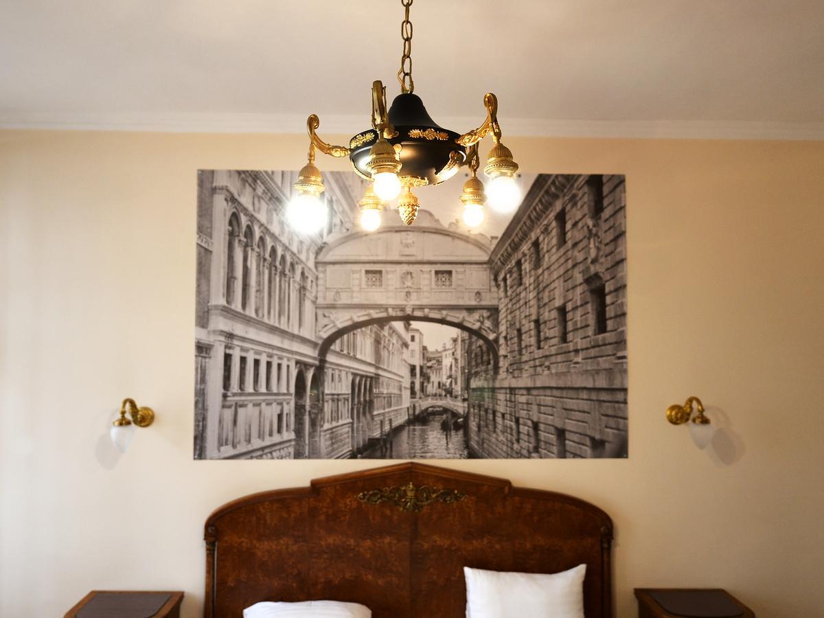 The Historical Family Nest In City Centre Lviv Exterior photo